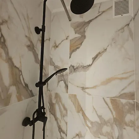 Studio, Romana *