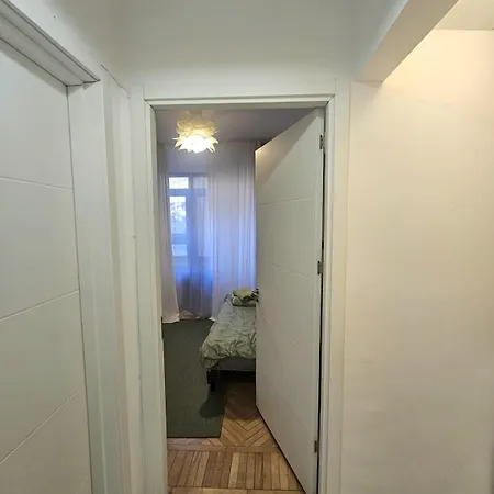 Studio, Romana ブカレスト